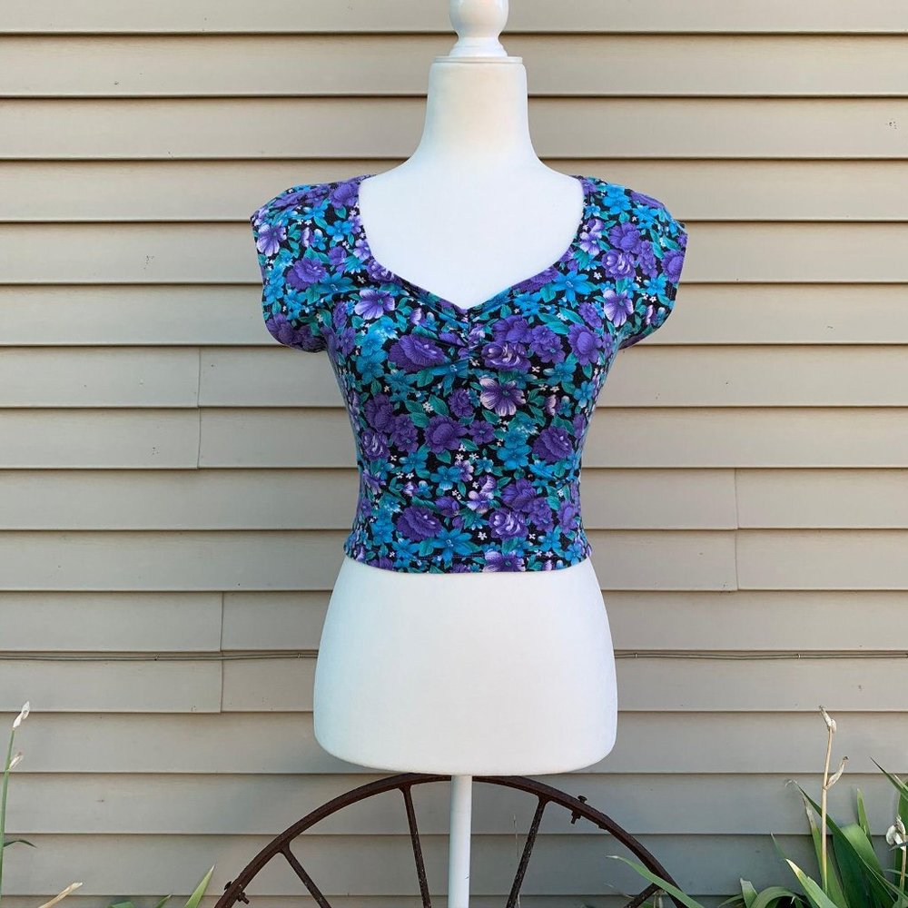 “SHAGADELIC BABY” FLORAL 1980s VINTAGE CROP TOP
